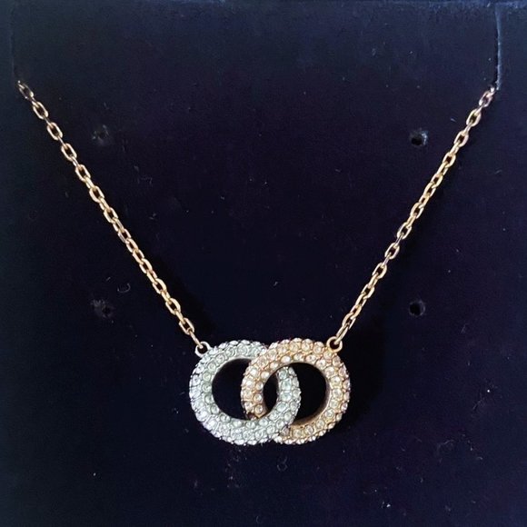 Swarovski | Rose Gold Crystal Necklace | Intertwind Circles - Picture 5 of 8